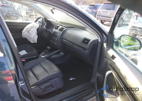 2010 Volkswagen Jetta Se z USA, uszkodzony, nr VIN 3VWRZ7AJ3AM060816